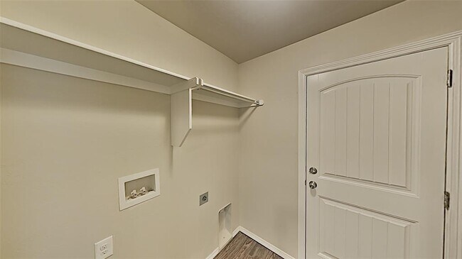 Building Photo - 4601 Oasis Ln