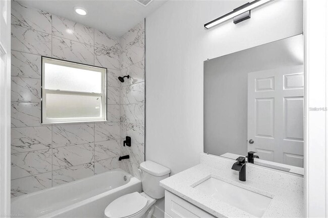 Building Photo - 3398 SW 165th Loop