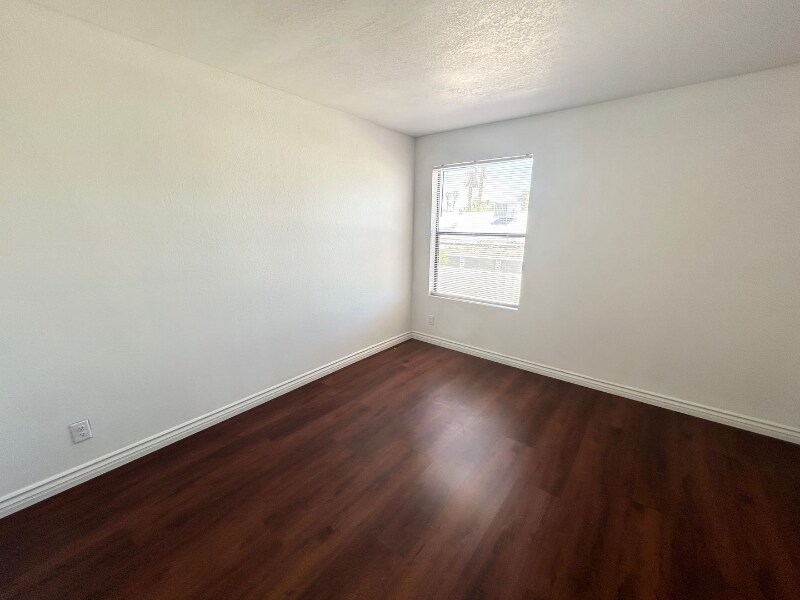 Building Photo - 3135 S Mojave Rd
