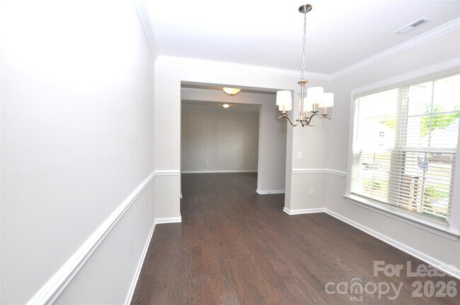 Building Photo - 1133 Overlake Dr