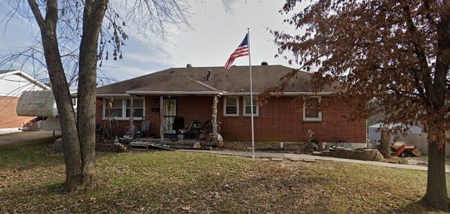 Primary Photo - 109 Easy St