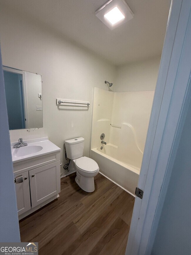 Building Photo - 1030 Cantrell Ln