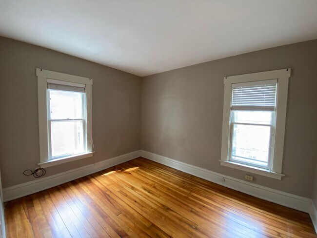 Building Photo - W 6th Ave 351-353 GW2