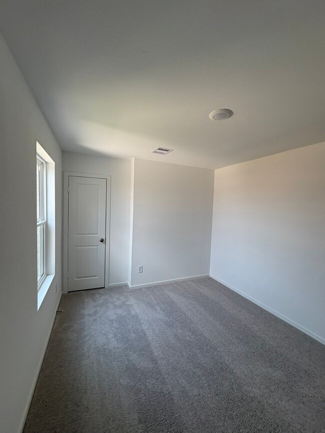 Building Photo - 16810 Great Highlands Dr