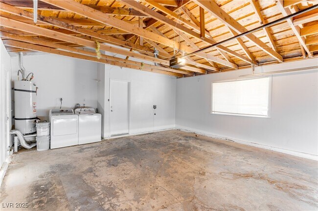 Building Photo - 4605 Cinderella Ln