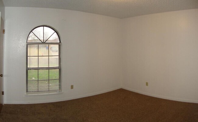 Building Photo - 3-Bedroom House for Rent in Copperas Cove
