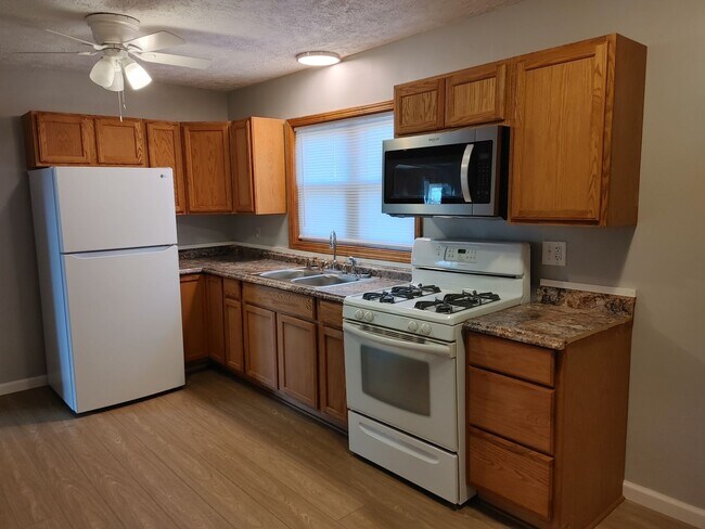 Building Photo - 1400 Newberry Dr