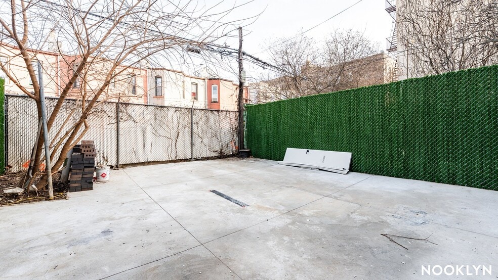 Building Photo - 897 New York Ave