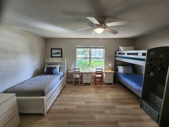 Building Photo - Gorgeous Hidden Lakes 3/2/2 Home
