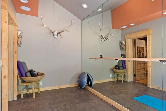 Building Photo - Winter Rental – $18,500/month (5/6-Month Lease)