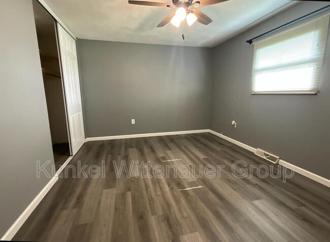 Building Photo - 503 Roland Ave