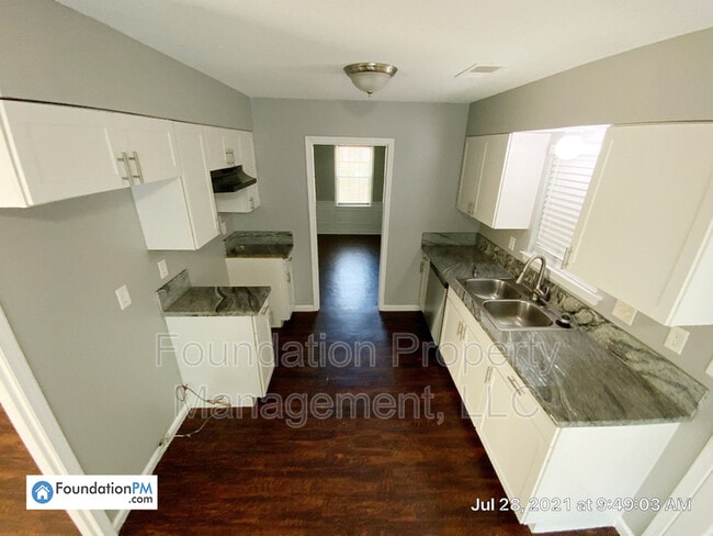 Building Photo - 2564 Lynnfield Rd