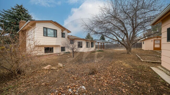 Building Photo - Great Home in Colorado Springs with 2 Car Garage