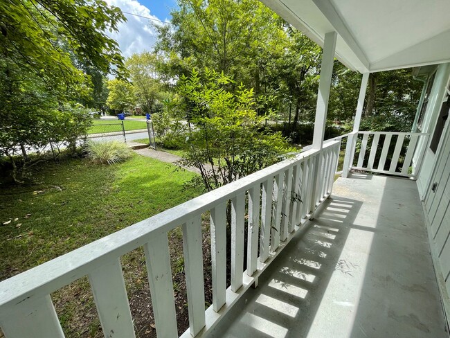 Building Photo - Charming 2br house on the Northside of Cha...