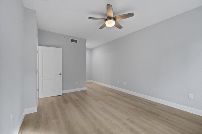 Building Photo - 11022 Legacy Dr