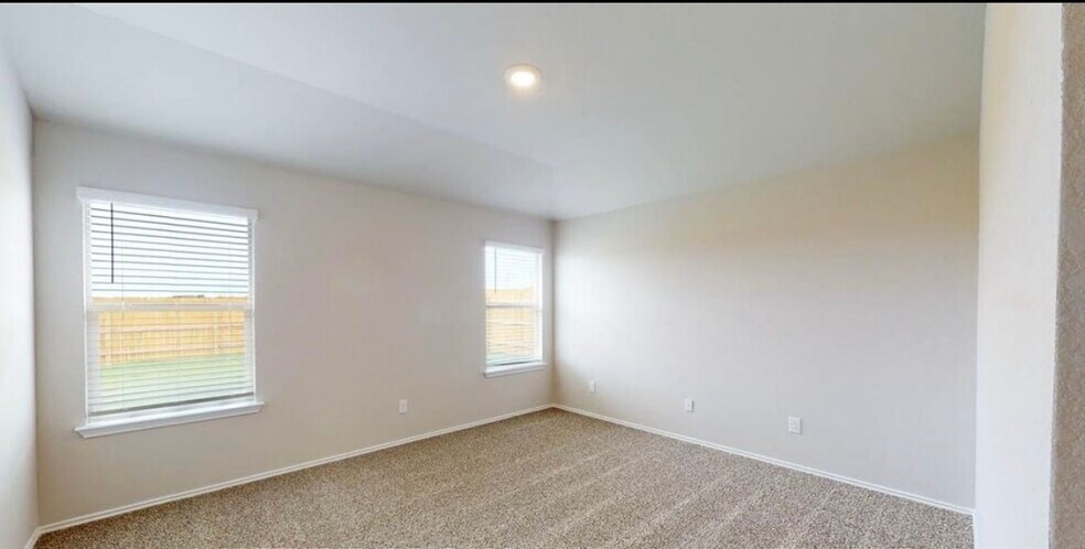 Building Photo - 1261 Lindsey Dr