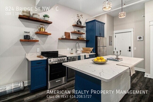 Building Photo - 824 Bridge St NW