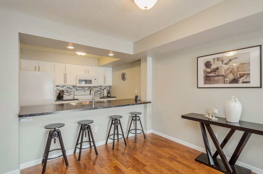 Building Photo - 1506 McKinley Pl