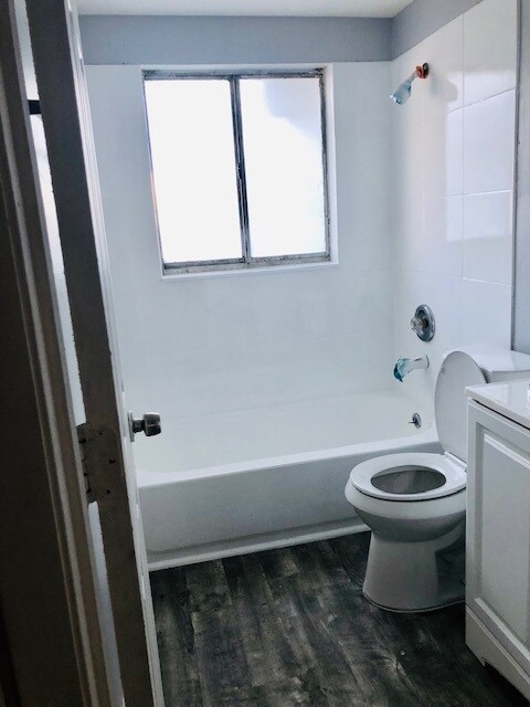 Building Photo - 903 34th Ave W