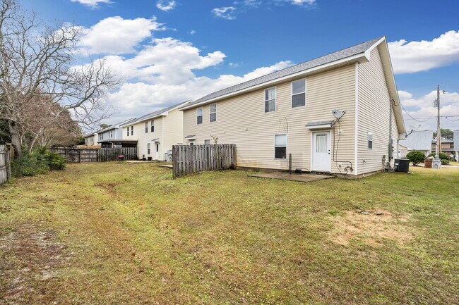 Building Photo - 2139 Tom St