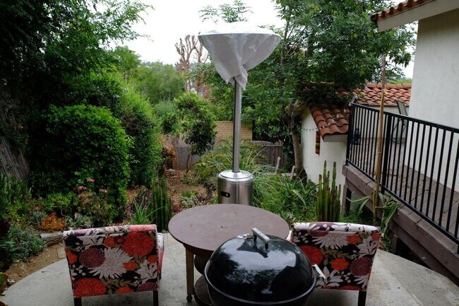 Building Photo - 6007 Springvale Dr