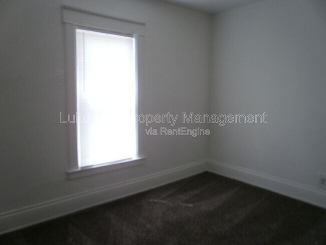 Building Photo - 511 Clinton Ave