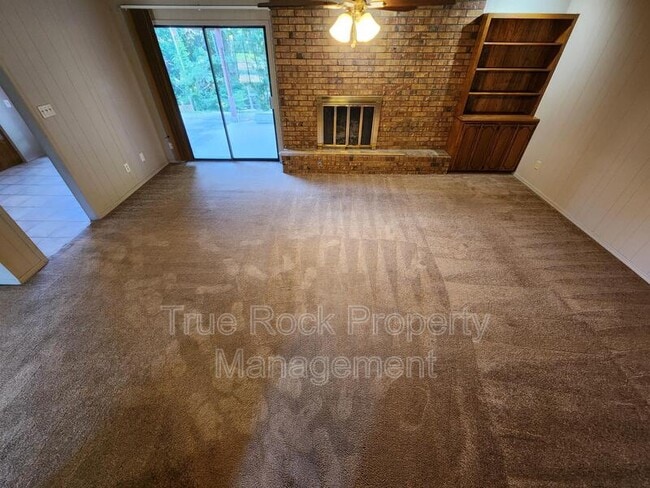Building Photo - 2516 E Timber Terrace