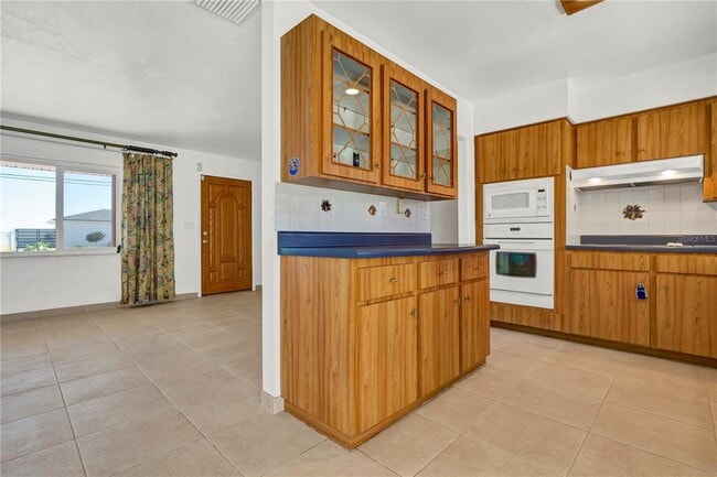 Building Photo - 2675 East Bay Isle Dr SE