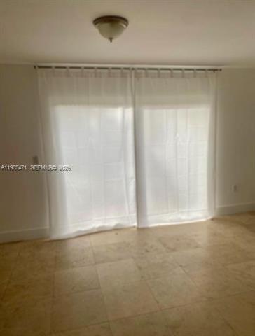 Building Photo - 2772 SW 31st Ct