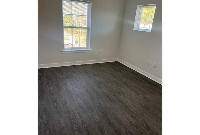 Building Photo - 2701 Drewrys Bluff Rd