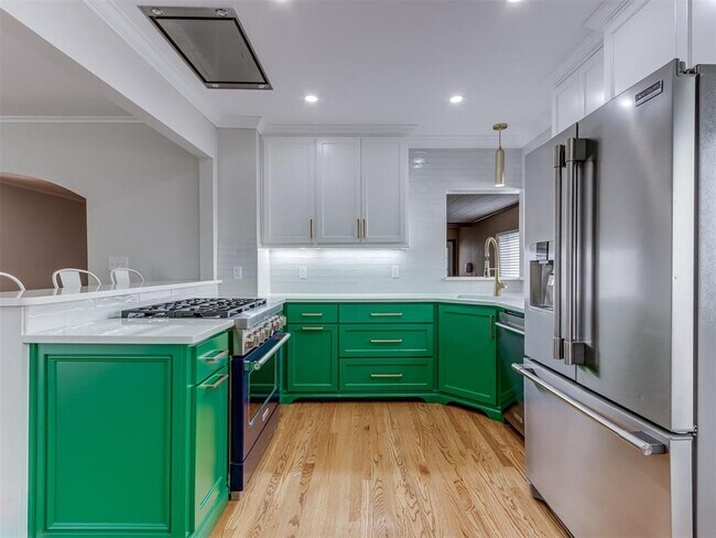 Building Photo - 2933 Cummings Dr