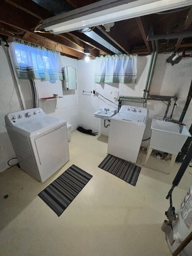 Building Photo - 140 E Niagara St