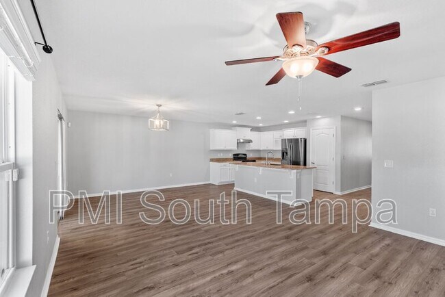 Building Photo - 10602 Massimo Dr