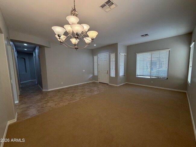 Building Photo - 2417 E Iris Dr