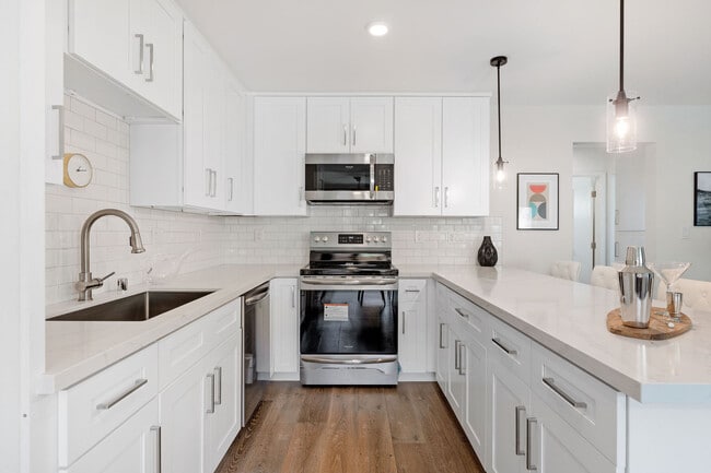 Building Photo - Pacific Apartment Homes at Emerald