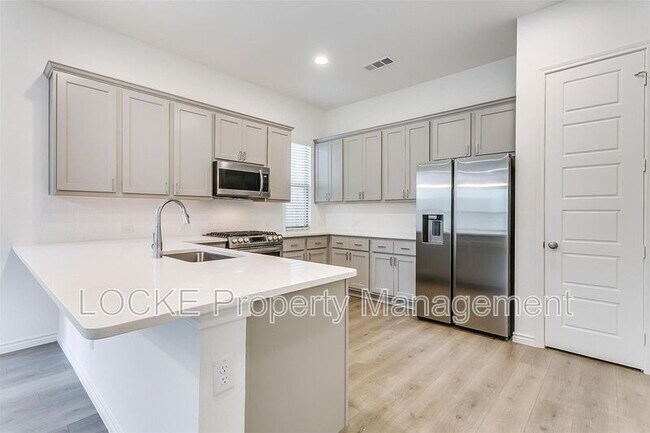 Building Photo - 205 Athenia Dr