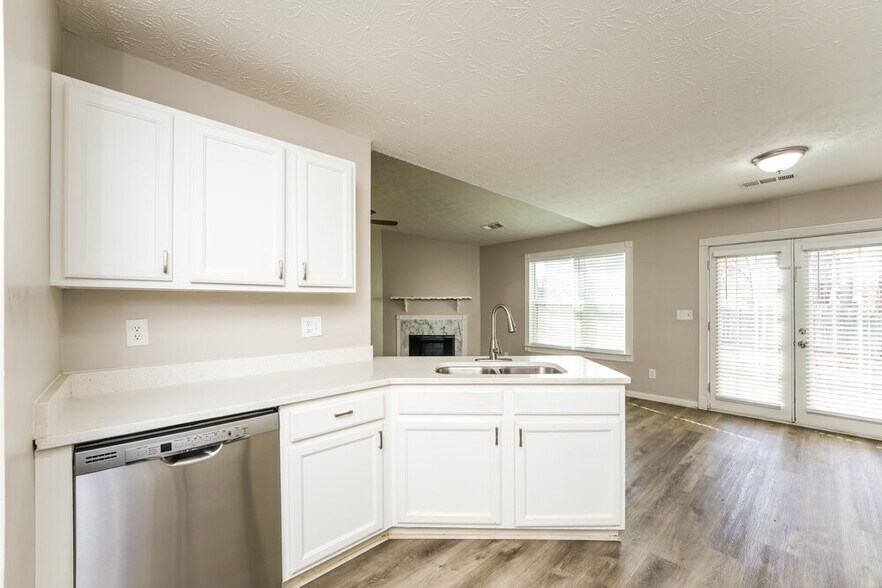 Building Photo - 731 Sugar Oak Ln