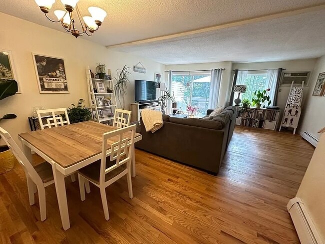 Building Photo - 675 Townsend Ave