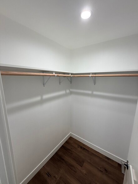 Building Photo - 9136 Clancey Ave