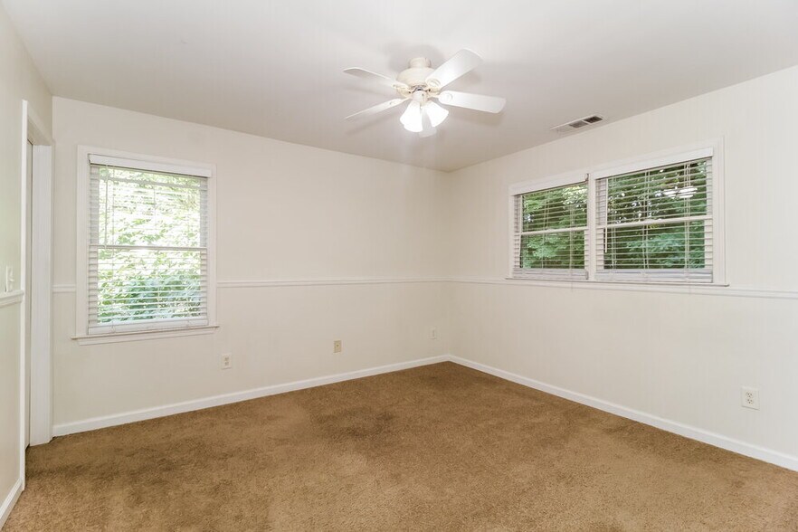 Building Photo - 58 Yosemite Ln