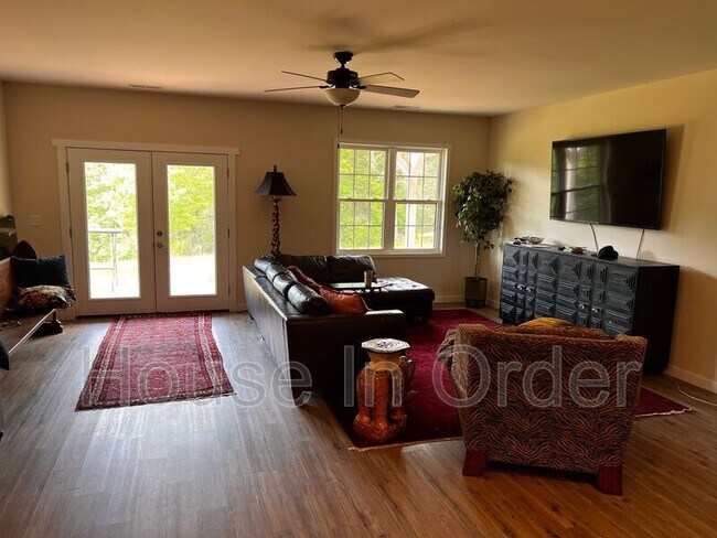 Building Photo - 118 Grace Ests Dr