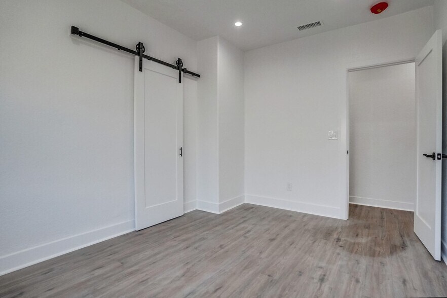 Building Photo - 2708 Cincinnati St