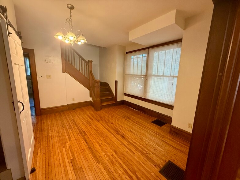 Building Photo - 468 E Tompkins St