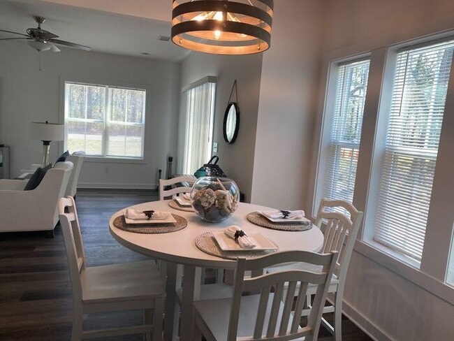 Building Photo - COMING SOON! 4 Bedroom Home. Poplar Masonboro Loop Location, Top schools! Garage