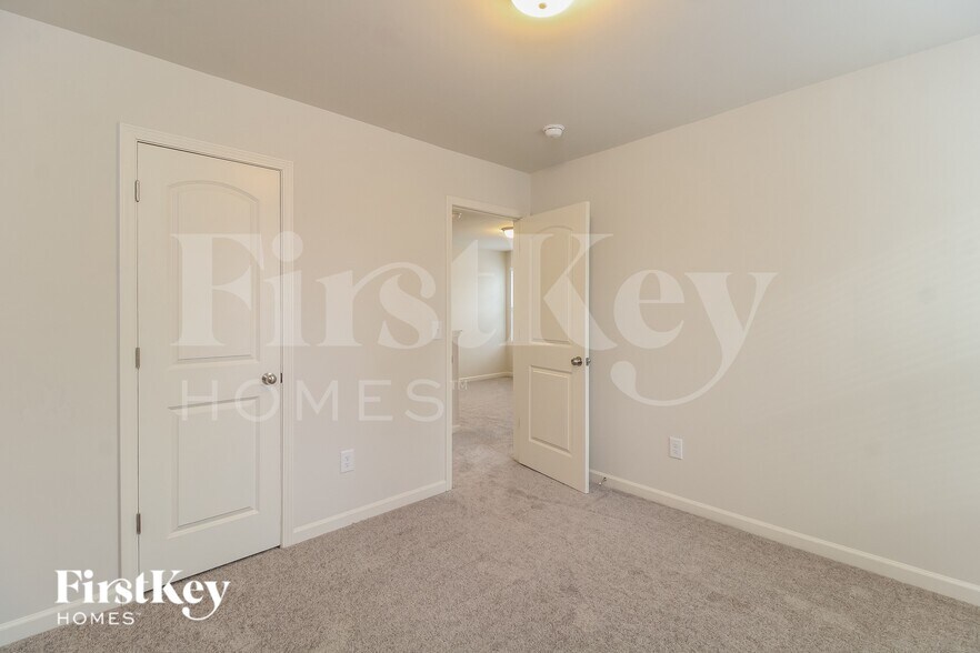 Building Photo - 1618 Dodson St