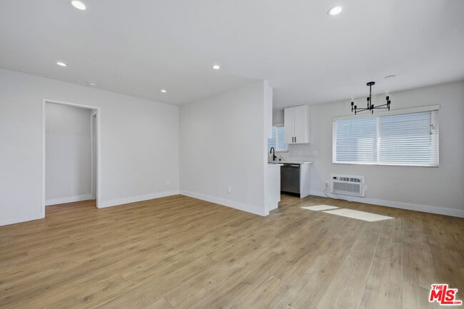 Building Photo - 1738 Colby Ave