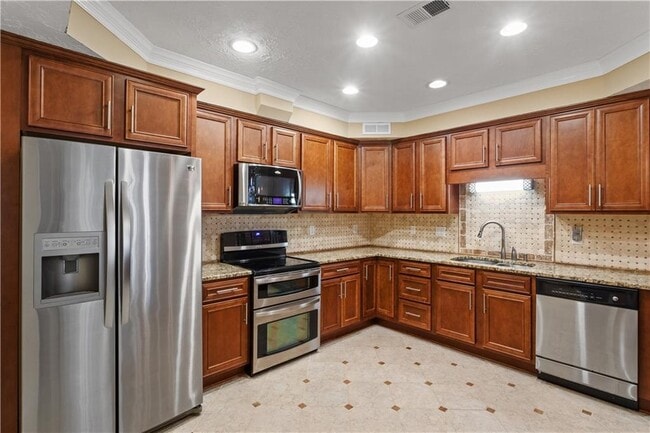 Building Photo - 130 S Links Dr