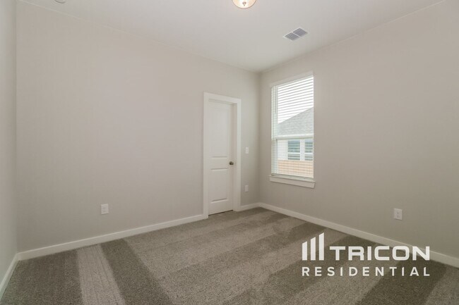 Building Photo - 1732 Mexican Heather Dr