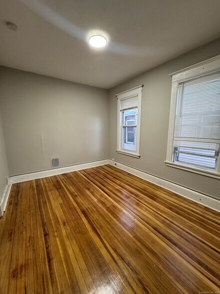 Building Photo - 119 Carmel St