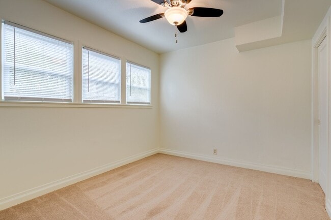 Building Photo - MOVE IN SPECIAL $250 OFF FIRST MONTHS RENT
